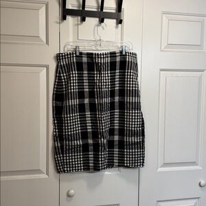 Ann Taylor Black and White Checkered Skirt Size 14